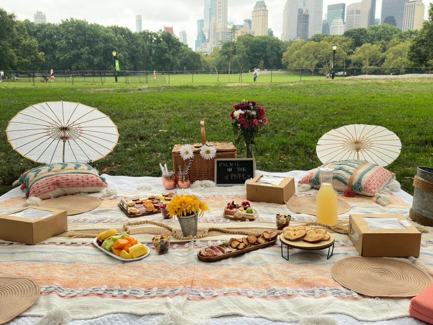 Private Central Park Bike Tour and Luxurious Picnic - Picnic Inclusions