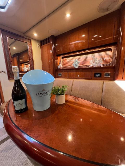Private Yacht Rentals 2h Champagne Gift - Onboard Experience and Entertainment
