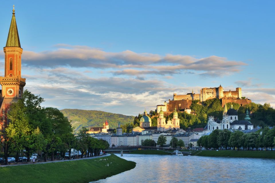 Salzburg: Self-Guided Highlights Scavenger Hunt & Tour - Scavenger Hunt App Usage and Functionality