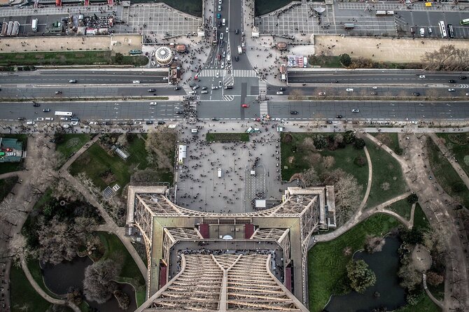 Eiffel Tower Access to 2nd Floor and Summit Option With Host - Common questions