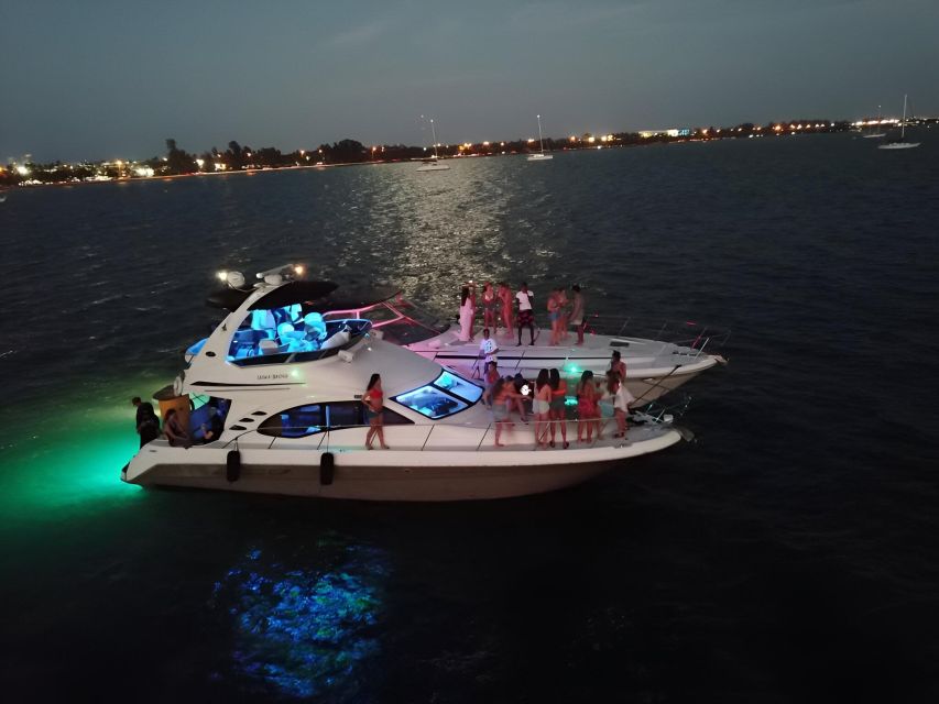 Miami: Nightlife & Party in Biscayne Bay With Champagne - Private & Exclusive Ambiance