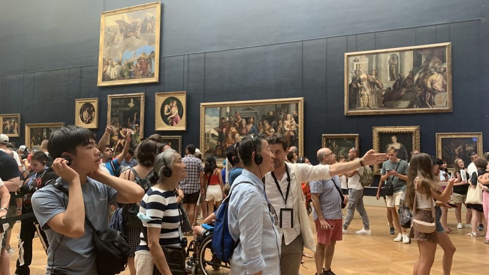 Paris: Louvre Masterpieces Tour With Pre-Reserved Tickets - Pre-Reserved Priority Access