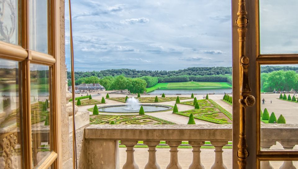 Versailles: Private Half-Day Guided Tour From Paris - Palace Exploration