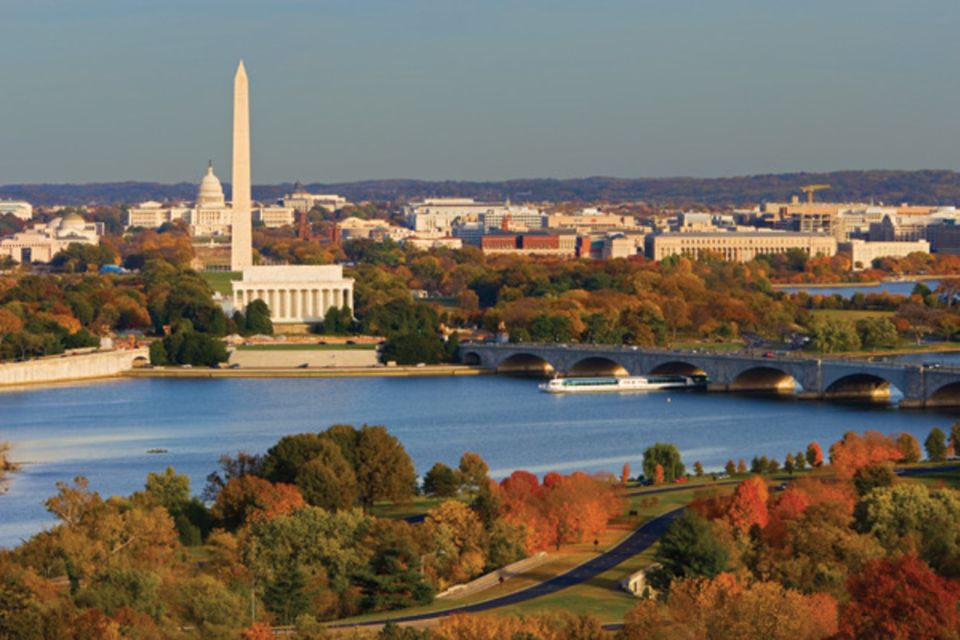 Washington DC: Thanksgiving Gourmet Dinner River Cruise - Common questions