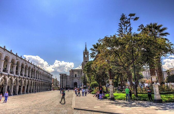 A 3-Hour Guided Food Tour With 4 Iconic Restaurants of Arequipa - Key Points