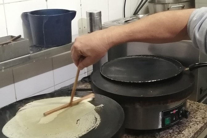 Amazing Sweet Crêpe Cooking Class Paris - Key Points