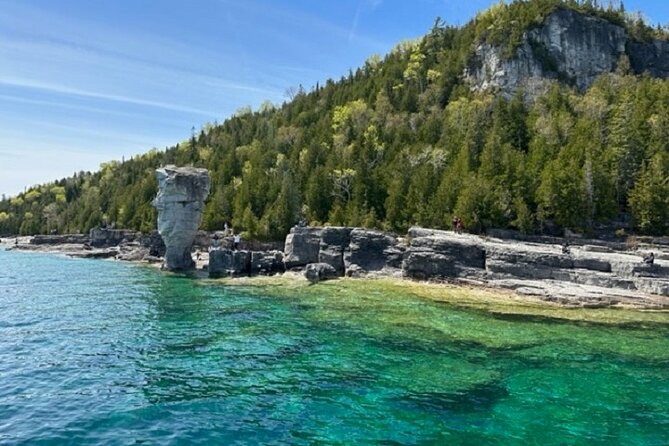 Bus to Grotto - Tobermory Flowerpot Island Cruise Bruce Peninsula - Key Points