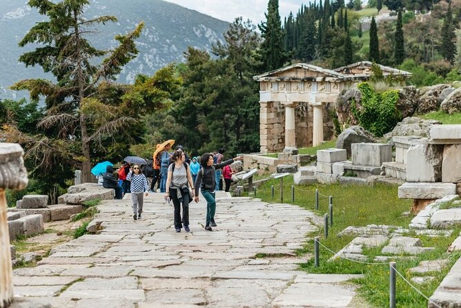 Delphi and Arachova Full-Day Bus Trip From Athens - Key Points