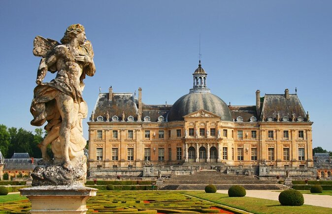 Fontainebleau & Vaux-Le-Vicomte Trip With Local Guide & Private Transportation - Key Points