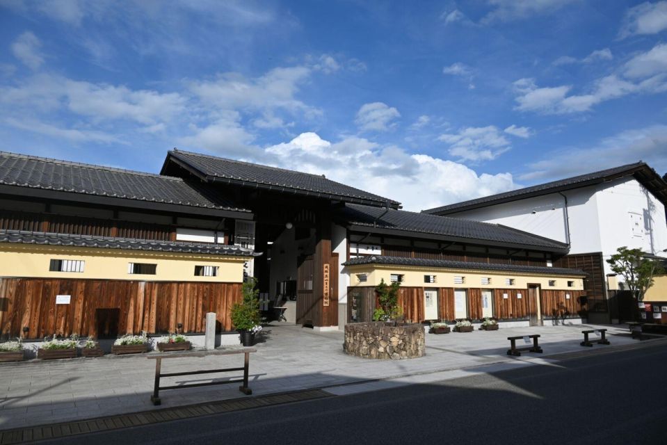 From Takayama: Immerse in Takayama's Rich History and Temple - Key Points