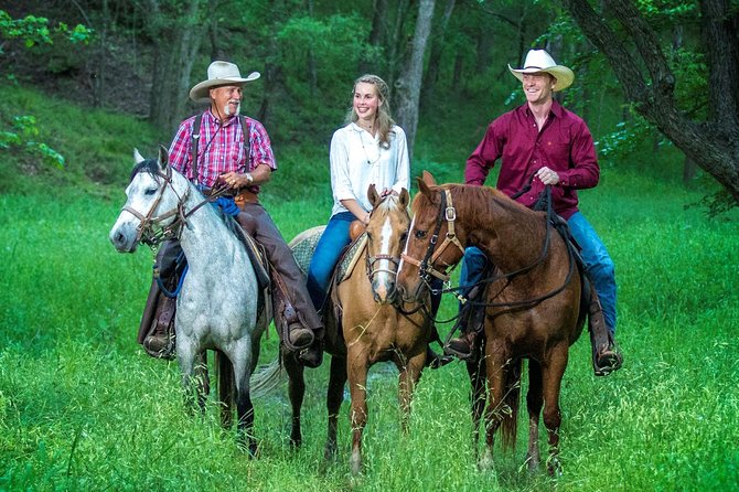 Horseback Riding on Scenic Texas Ranch Near Waco - Key Points