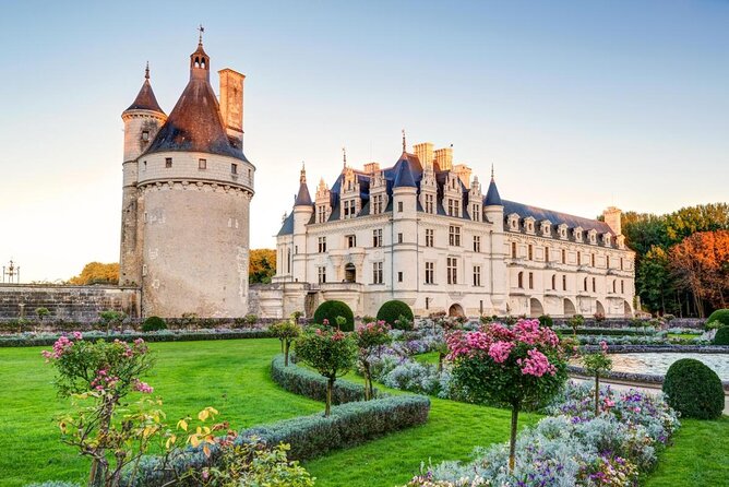 Hot Air Balloon Flight Over the Castle of Chenonceau / France - Key Points