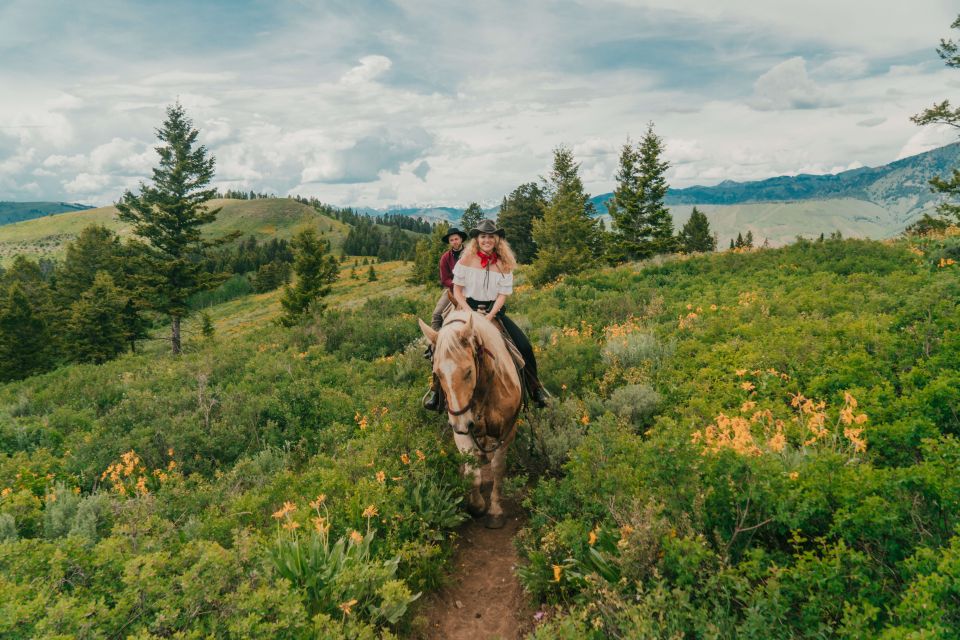 Jackson Hole: Moose Meadow Horseback Tour With Breakfast - Key Points