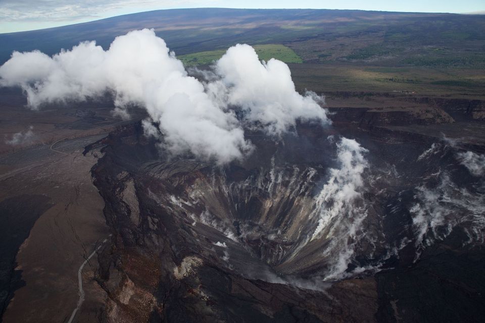 Kailua-Kona: Volcano and Kohala Landing Helicopter Tour - Key Points