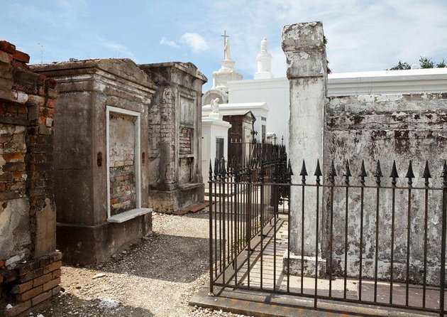 New Orleans City and Cemetery Sightseeing Tour - Key Points