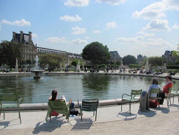 Paris Sightseeing Guided Bike Tour Like a Parisian With a Local Guide - Key Points