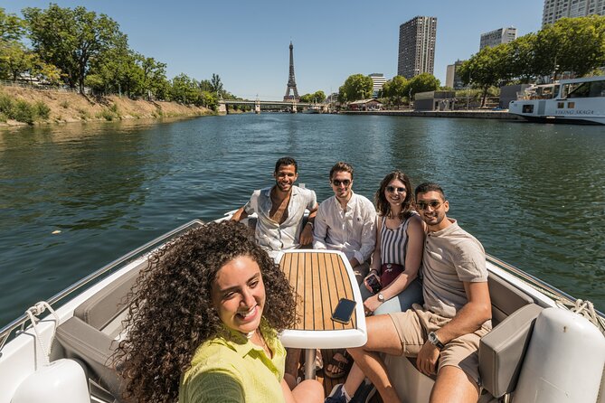 Private Cruise to Discover Paris - Key Points