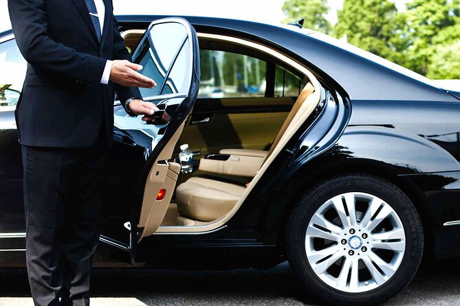 Private Transfer From CDG Charles De Gaulle Airport to Paris