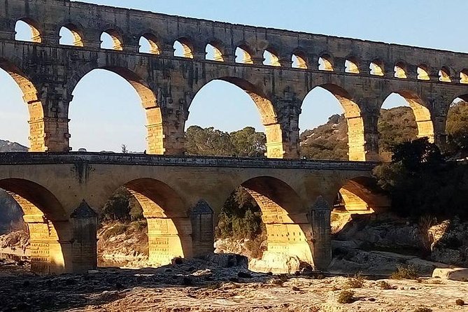 Roman Sites and Historical Places Small-Group Day Trip From Avignon - Key Points