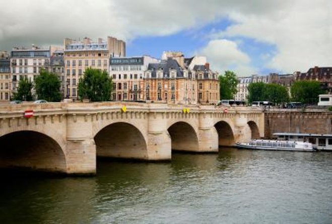 Seine River Sightseeing Guided Cruise by Vedettes Du Pont Neuf - Key Points