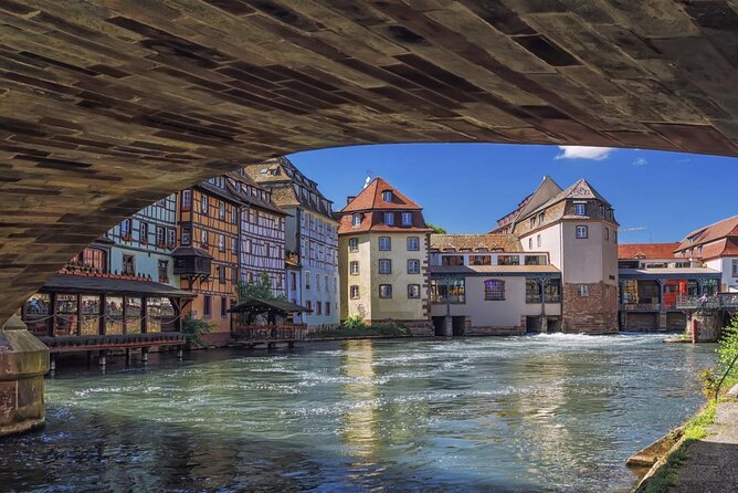 Strasbourg Scavenger Hunt and City Highlights Walking Tour - Key Points