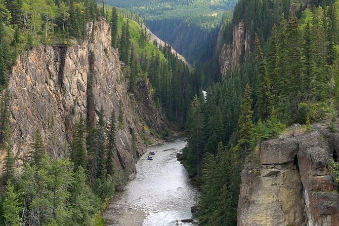 Sulphur Gates Whitewater Rafting Canyon Excursion  - Alberta - Key Points