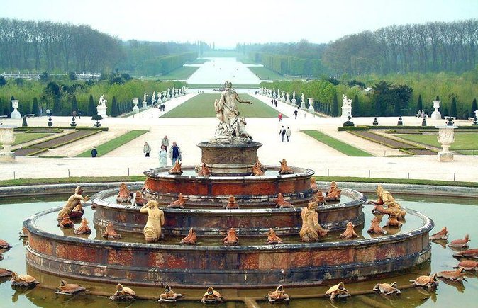 Versailles Domain Small-Group Guided Tour From Paris - Key Points