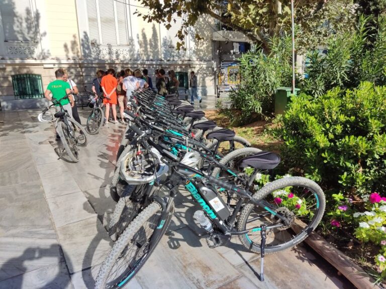 Athens: Scenic E-Bike Tour in Historical Center