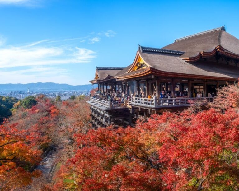 Audio Guide Tour Through Gion: Kiyomizu-Dera and Kodai-Ji