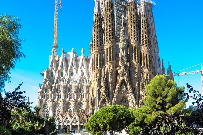 Best of Barcelona & Sagrada Familia Tour With Priority Access