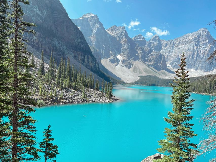 Day Tour: Lake Louise, Moraine Lake And Emerald Lake