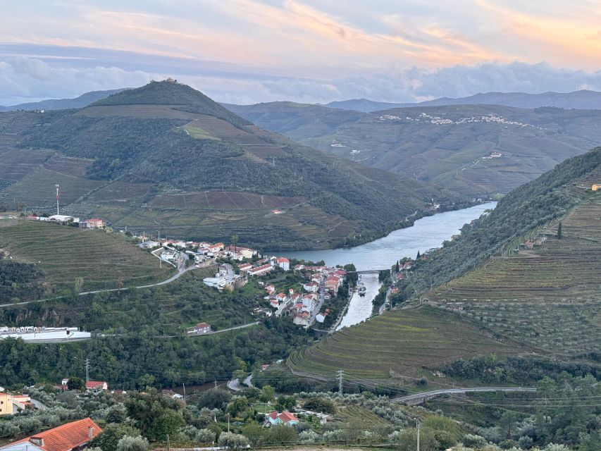 Douro Valley Tour With 2 Wine Tastings Included - Itinerary Highlights