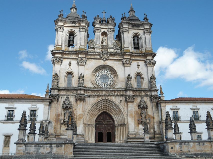 Fátima, Batalha, Alcobaça, Nazaré and Óbidos Private Tour - Tour Details