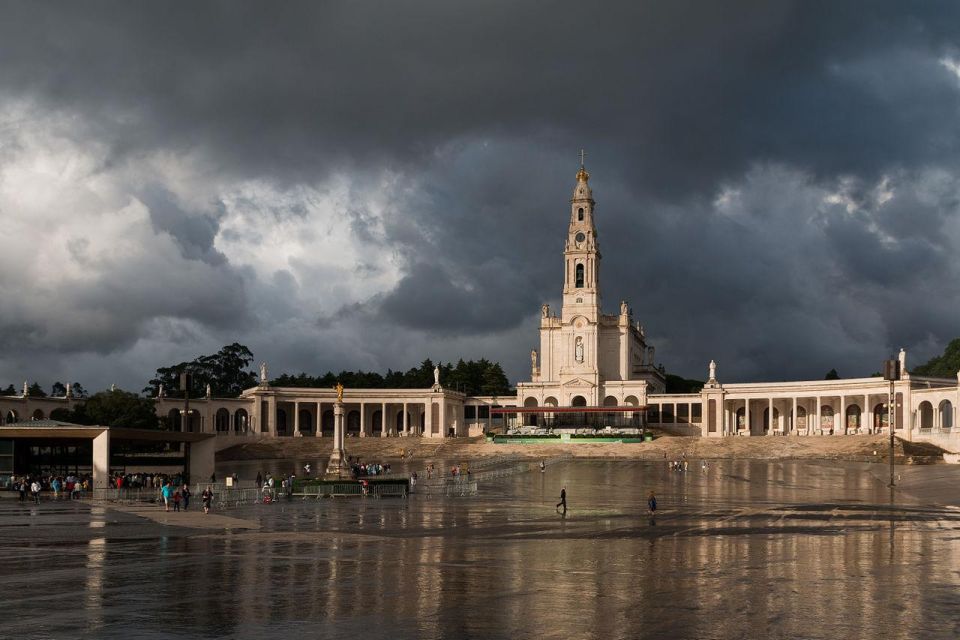 Fatima Sanctuary & Beyond: Full-Day Tour - Tour Details