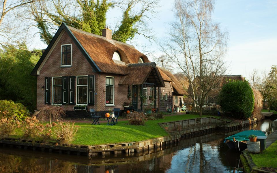 From Amsterdam: Day Trip to Giethoorn With Local Boat Tour - Activity Details