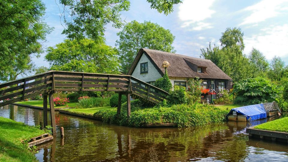 From Amsterdam: Private Sightseeing Tour to Giethoorn - Booking Details