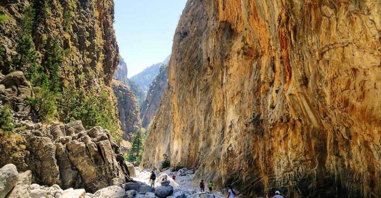 From Chania/Rethymno: Samariá Gorge Guided Hike With Pickup