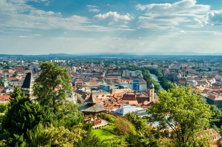 Graz: Express Walk With a Local in 60 Minutes