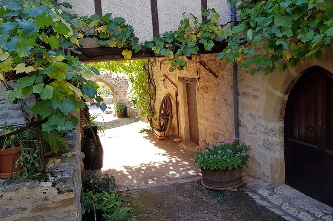 Hike to Discover the Most Beautiful Villages of France of the Dordogne Valley : Loubressac and Autoi - Rich History and Architecture