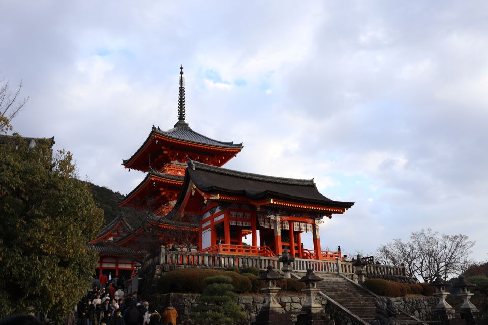 Kyoto: Fushimi Inari-taisha and Kiyomizu-dera (Spanish Guide) - Tour Highlights