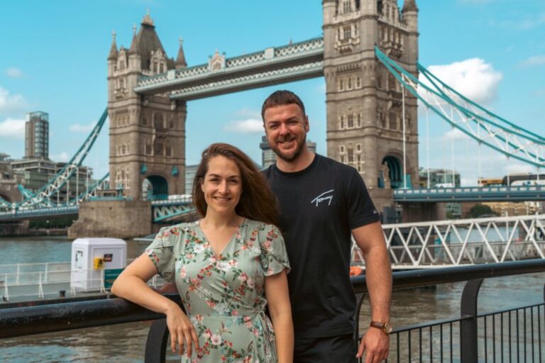 London: Professional Photoshoot at Tower Bridge