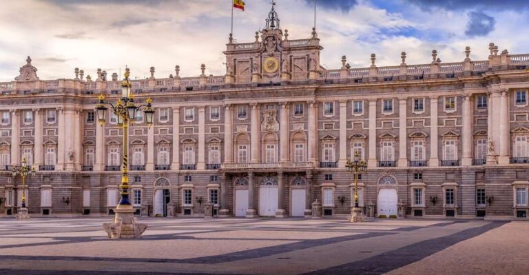 Madrid: Guided City and Royal Palace Tour With Entry Tickets