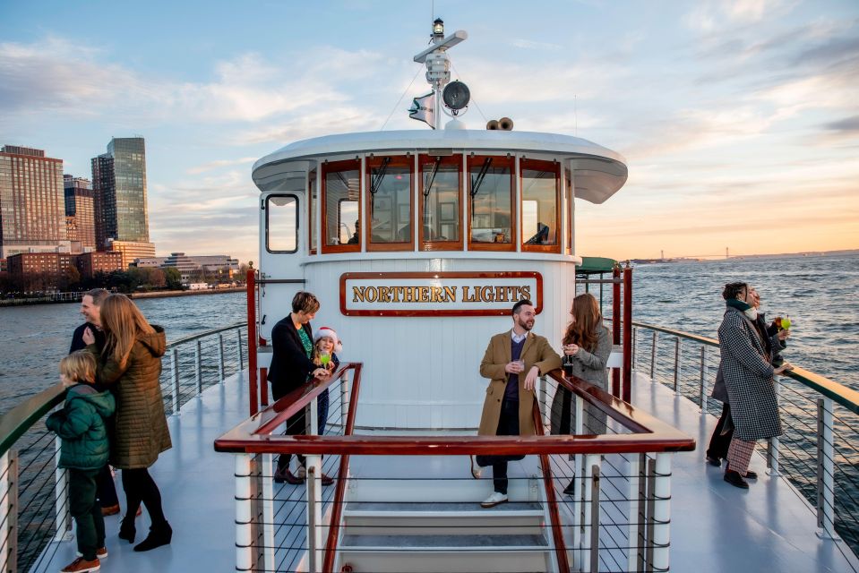 New York City: Weekend Holiday Brunch Cruise - Cruise Highlights