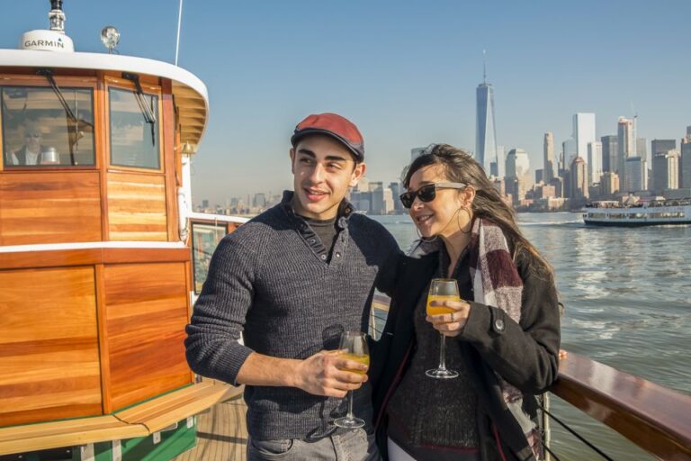 NYC: Manhattan Skyline Brunch Cruise With a Drink