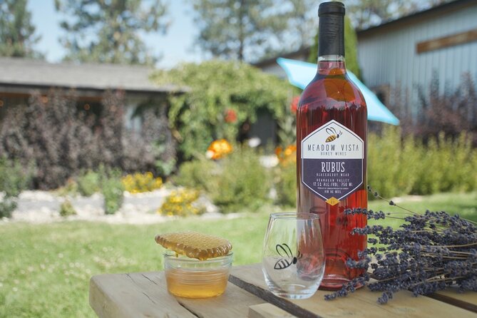 Okanagan Bee Tour and Lunch at Winery in Kelowna