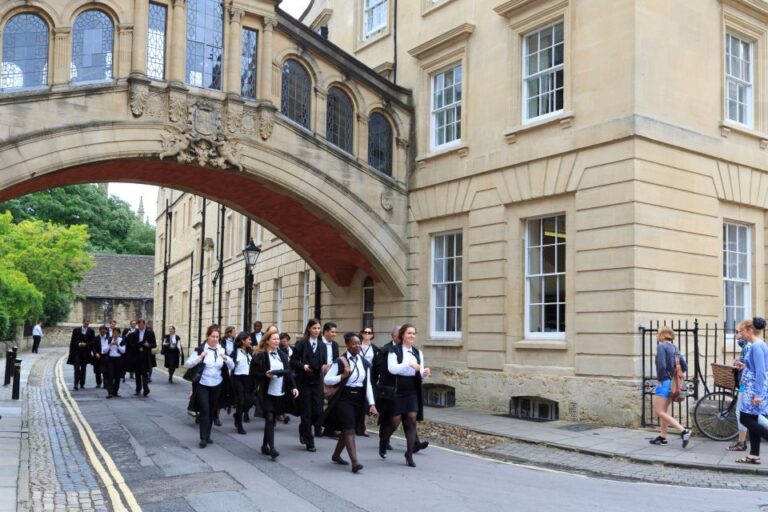 Oxford University: Walking Tour With Optional Christ Church