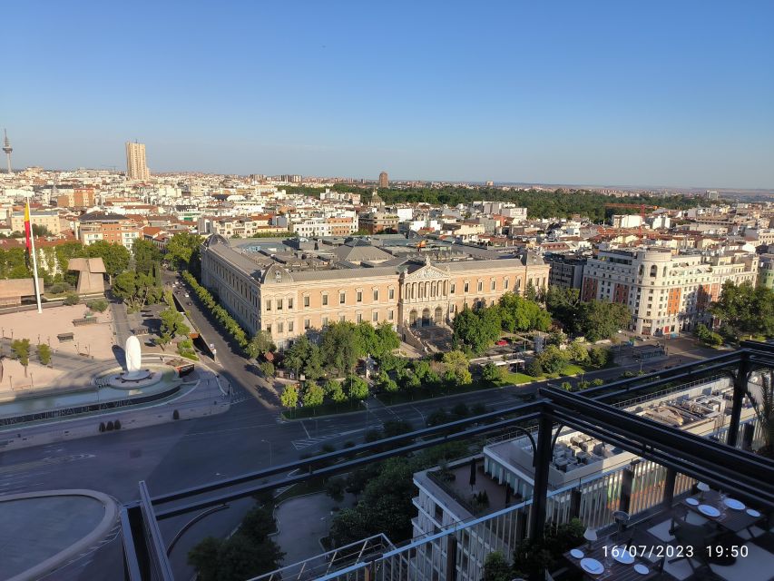 Panoramic Tour of Madrid With Private Guide and Private Car - Tour Details