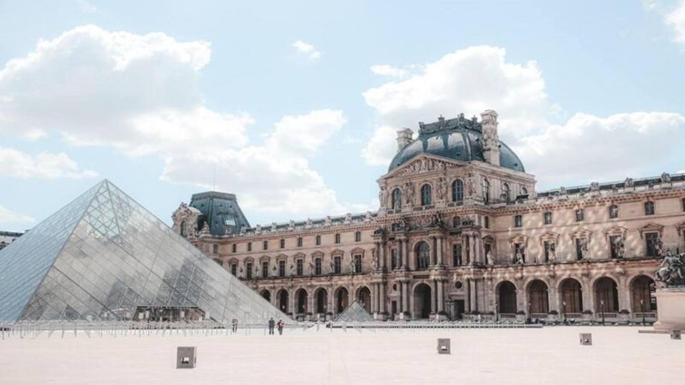 PARIS DISCOVERY EXPERIENCE PRIVATE HALF DAY TOUR - Tour Booking Details