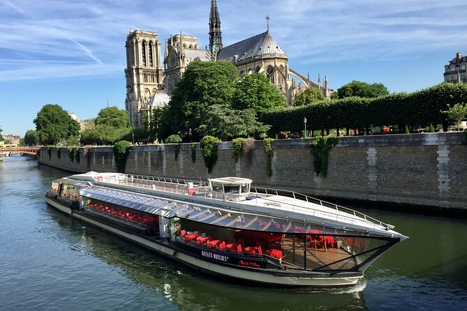 Paris Seine River Lunch Cruise by Bateaux Mouches - Cruise Details