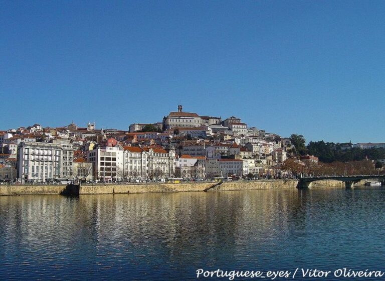 Porto: Private Transfer to Algarve With Stops up to 2 Cities